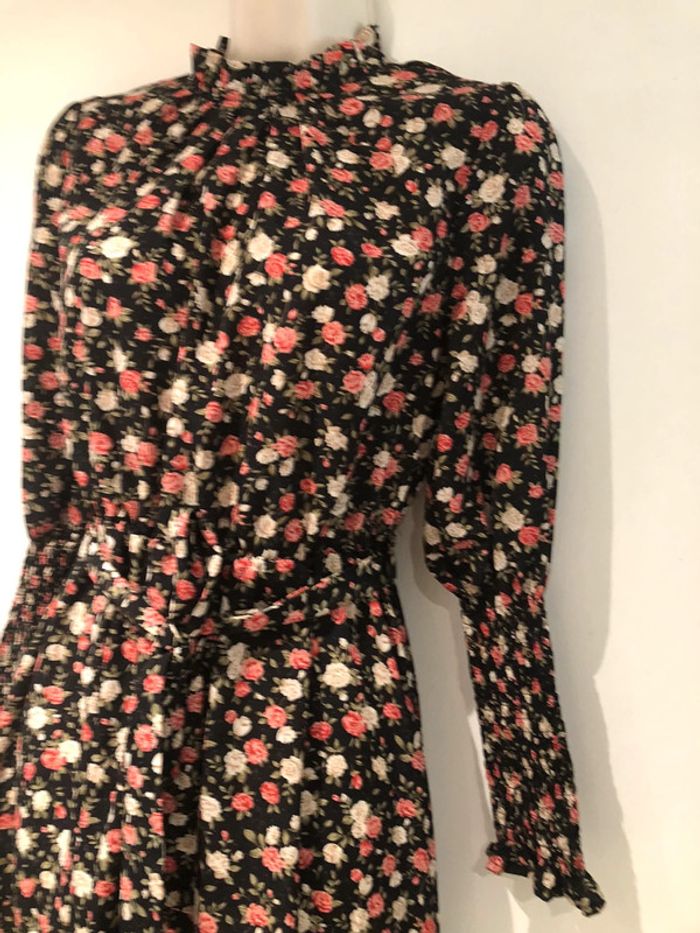 Robe fleurs  noir rose crème  beige taille S shein - photo numéro 20