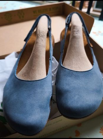 El Naturalista bleu pointure 39 
WAKATAUA - NEUVE