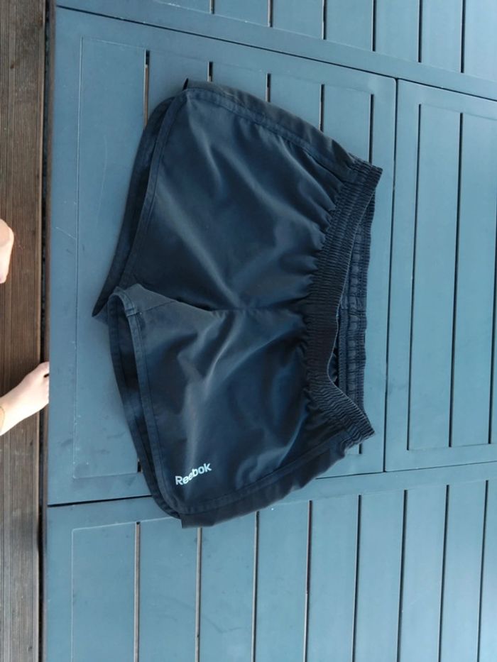 Short de sport Reebok