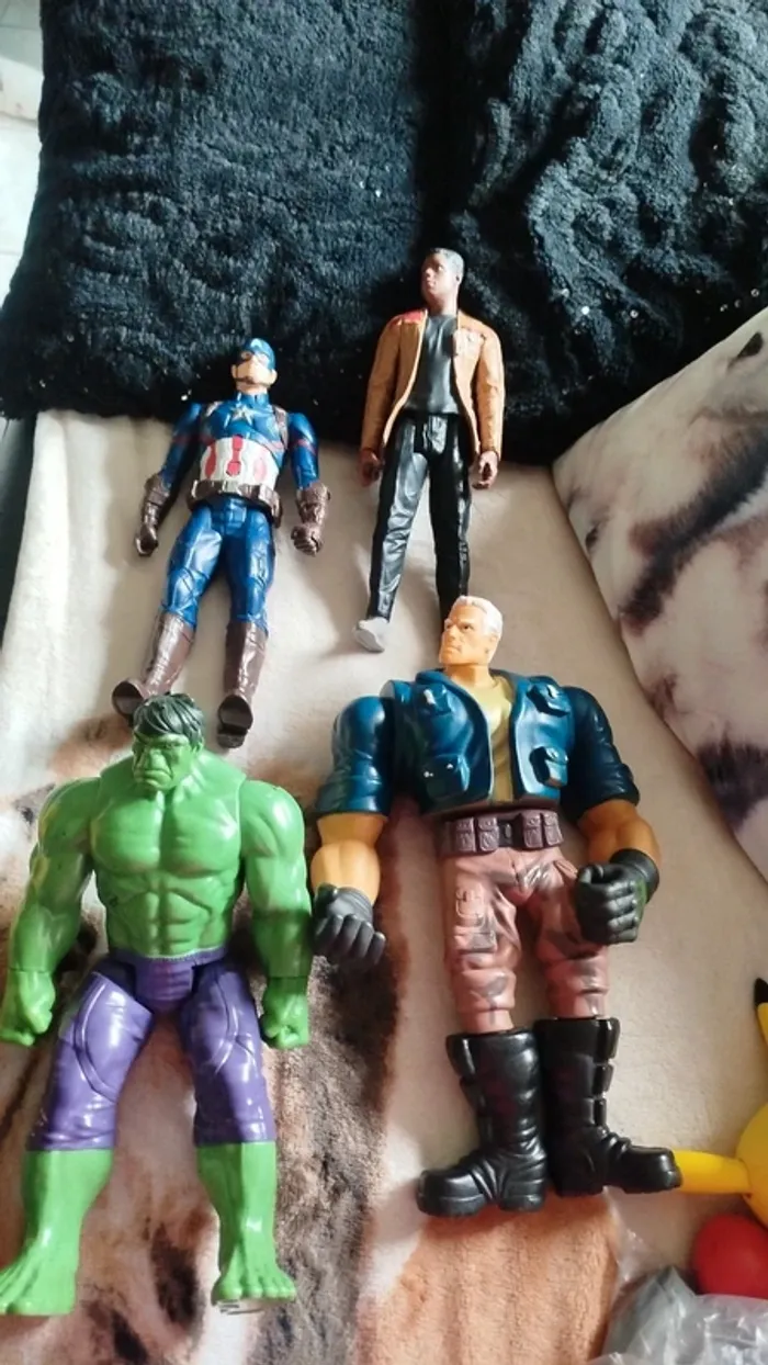 Lot figurine super héro