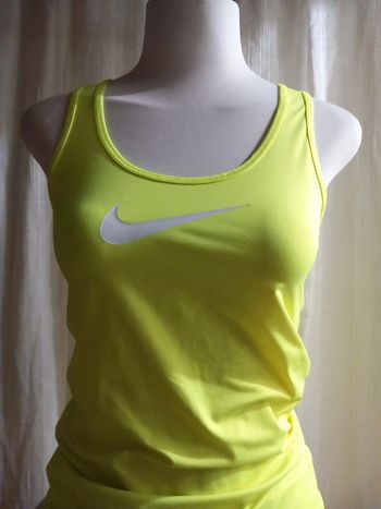 Débardeurs d'sports