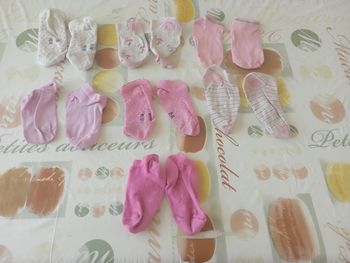 Lot 7 paires de socquettes marques diverses taille 31/34 2€