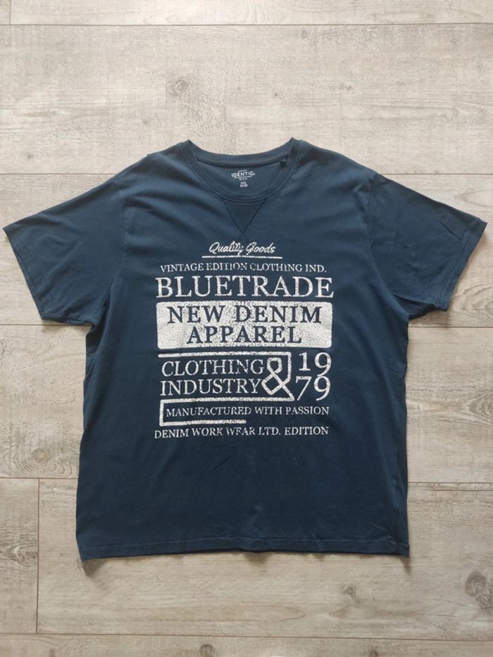 Tee-shirt manches courtes bleu marine inscription blanche taille XXL Identic