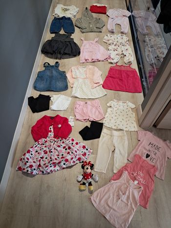 Lot de robes short t shirts 9 mois neuf