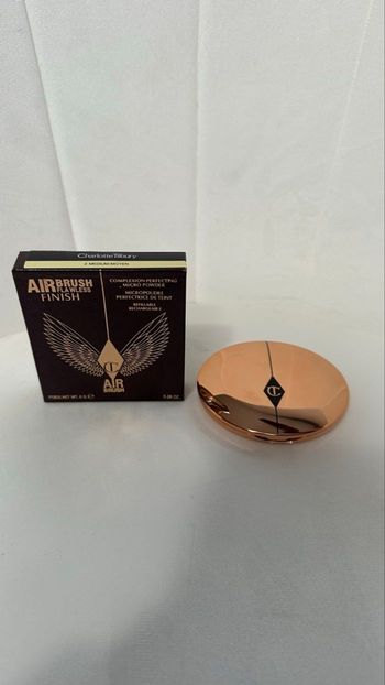 Poudre  Charlotte Tilbury teinte 02 fair 