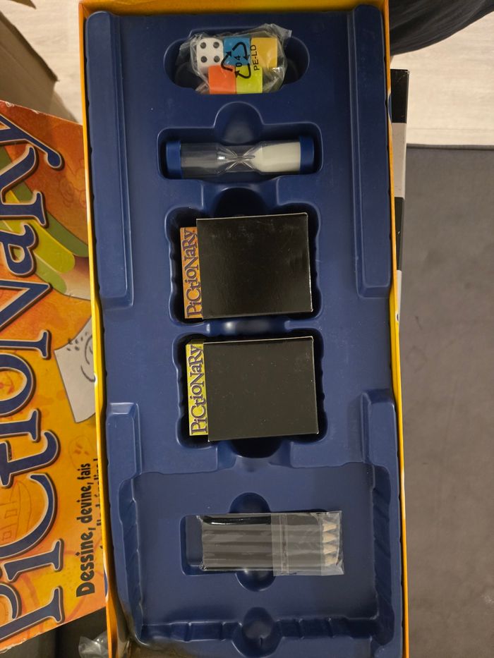 🎨 Pictionary – Neuf (boîte endommagée) - photo numéro 3