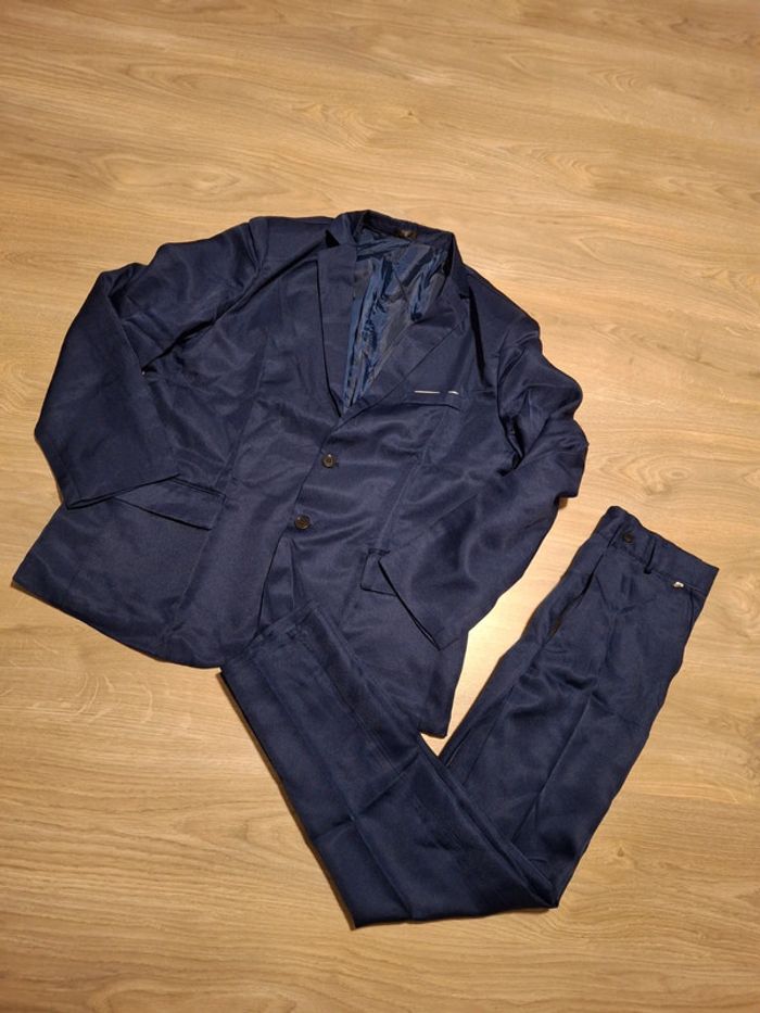 Magnifique costume deux pièces homme bleu marine taille m neuf sans etiquette jamais porté