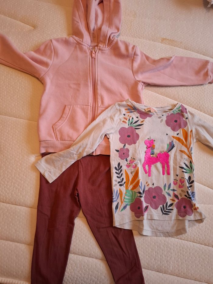 Ensemble T-shirt legging gilet tbe 24 mois / 3-4 ans