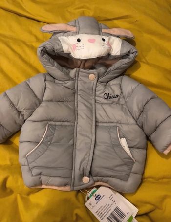 Très belle doudoune fille 3 mois my first chicco