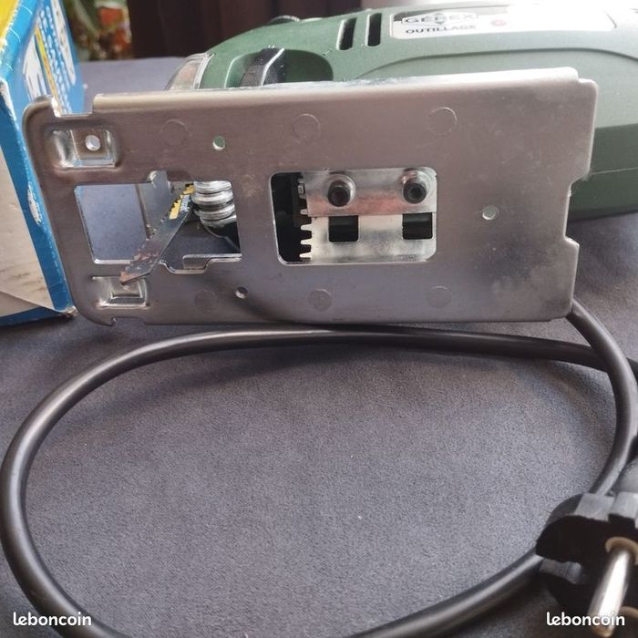 Scie sauteuse pendulaire 600W - photo numéro 9