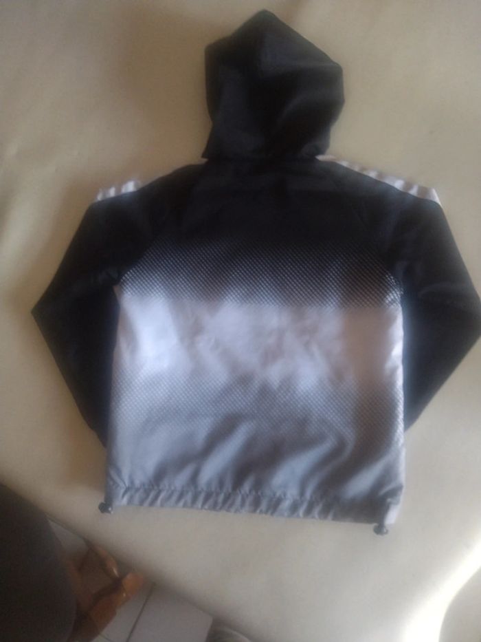 Veste à capuche polyester sans marque. Taille 6 ans - photo numéro 3