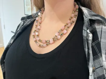 Beau collier vintage perles roses
