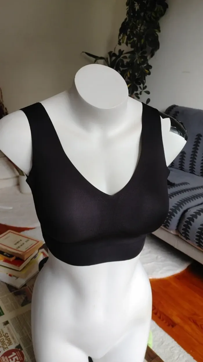 Soutien gorge brassière noir en nylon polyamide invisible - photo numéro 8