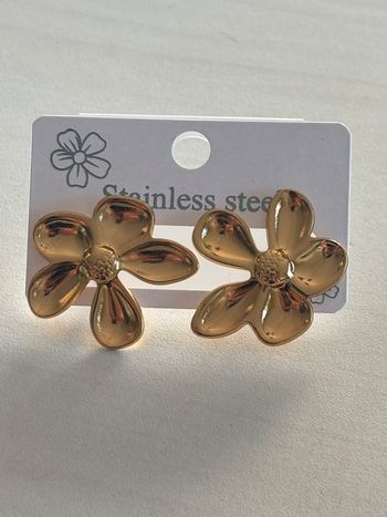 Boucles d’oreilles fleurs acier inoxydable doré