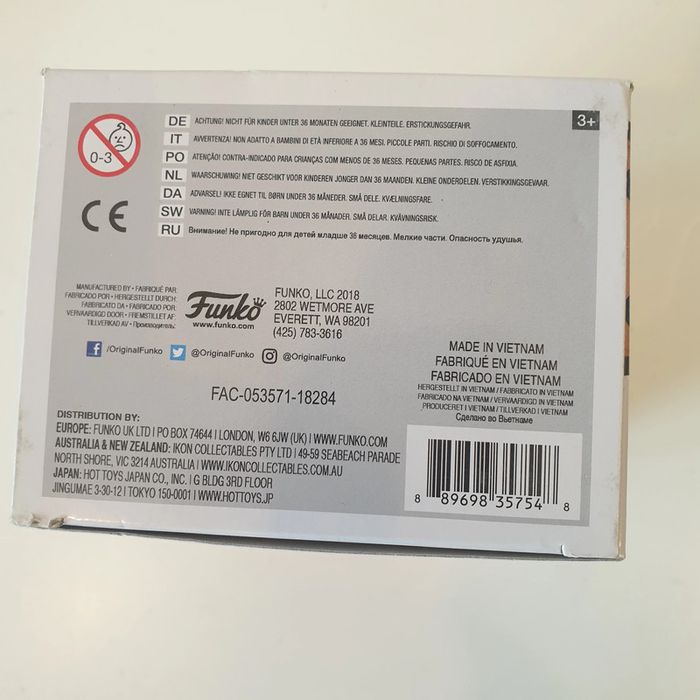 Funko Pop Jasmine chase #477 face avant de la boite décoloré par le soleil - photo numéro 6