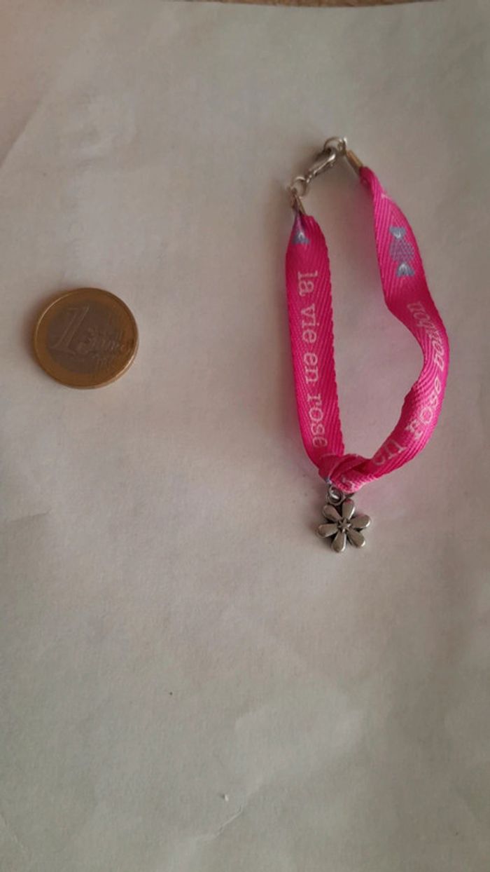 Très joli bracelet ruban texte vintage