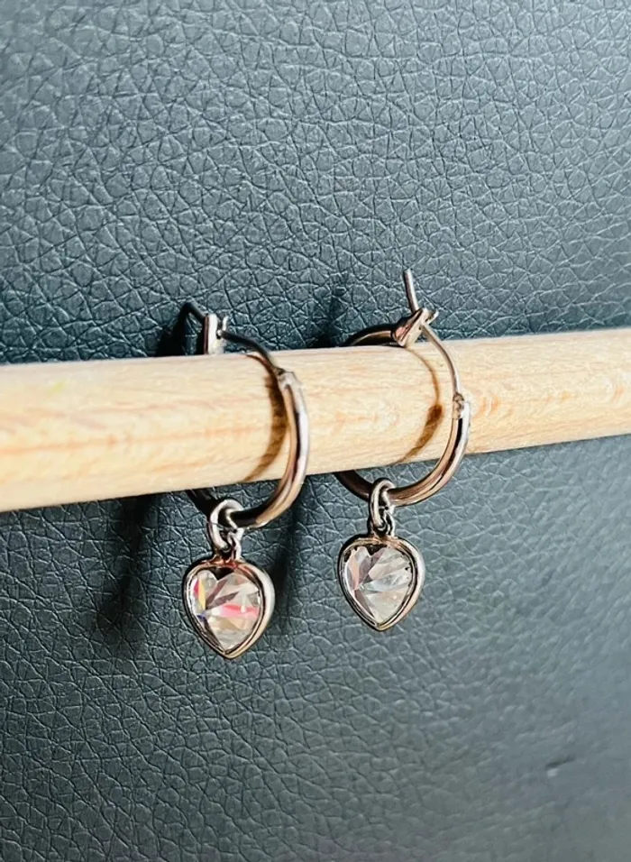 💍petites creoles argentés pendantes avec coeur en zircon - photo numéro 7