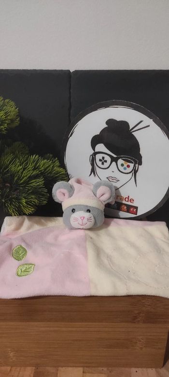 Doudou Knuffel Souris Gris Gipsy Bonnet Nuit Rose Mouchoir Jaune Feuilles Vert