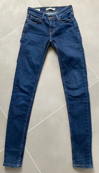 Jean Levi’s 710 Super Skinny