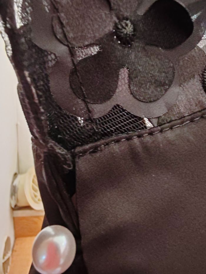 Haut vaporeux noir avec manches dentelle fleurs taille 40 - photo numéro 7