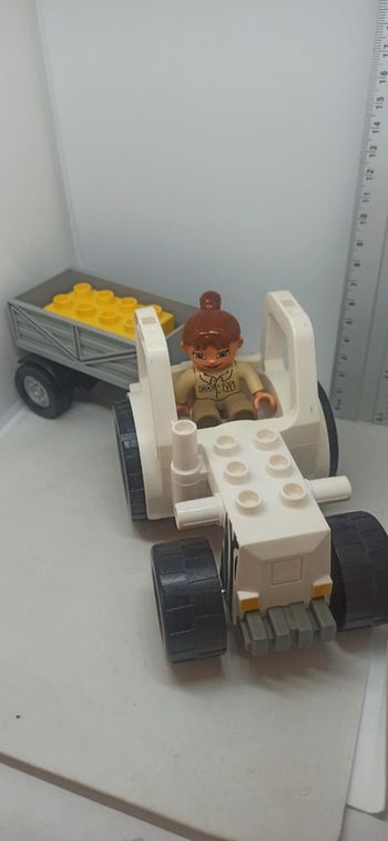 Véhicule tracteur de zoo avec remorque lego duplo