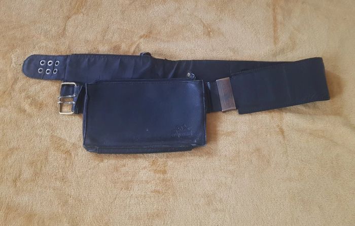 Sac ceinture/ banane en cuir
