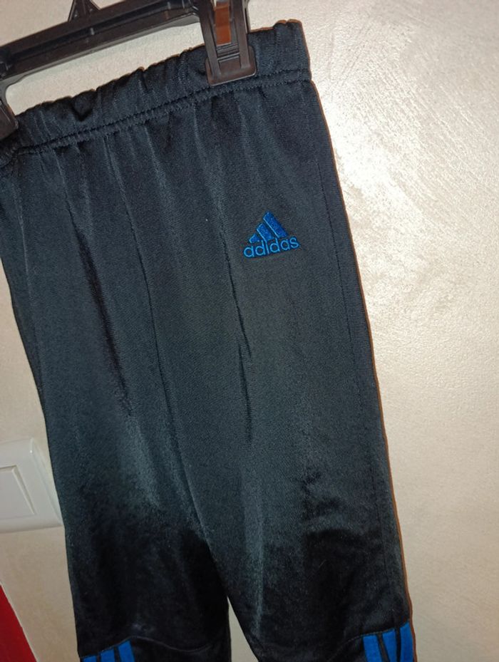Jogging adidas 4 ans en bon état - photo numéro 3
