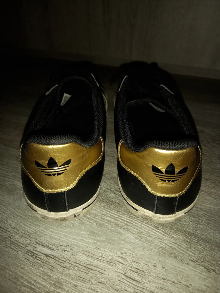 basket basse noire bande doré adidas pointure 39 - photo numéro 5