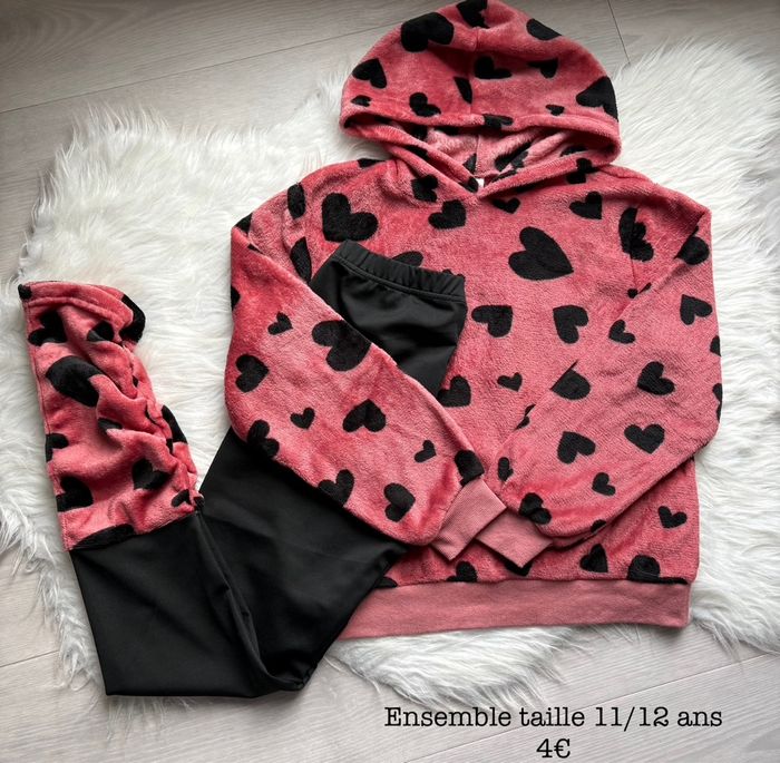 Ensemble taille 11/12 ans