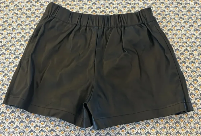 Short similicuir - photo numéro 2