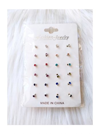 Lot 12 paires boucles d’oreilles puces métal argenté couleurs assorties 3 mm