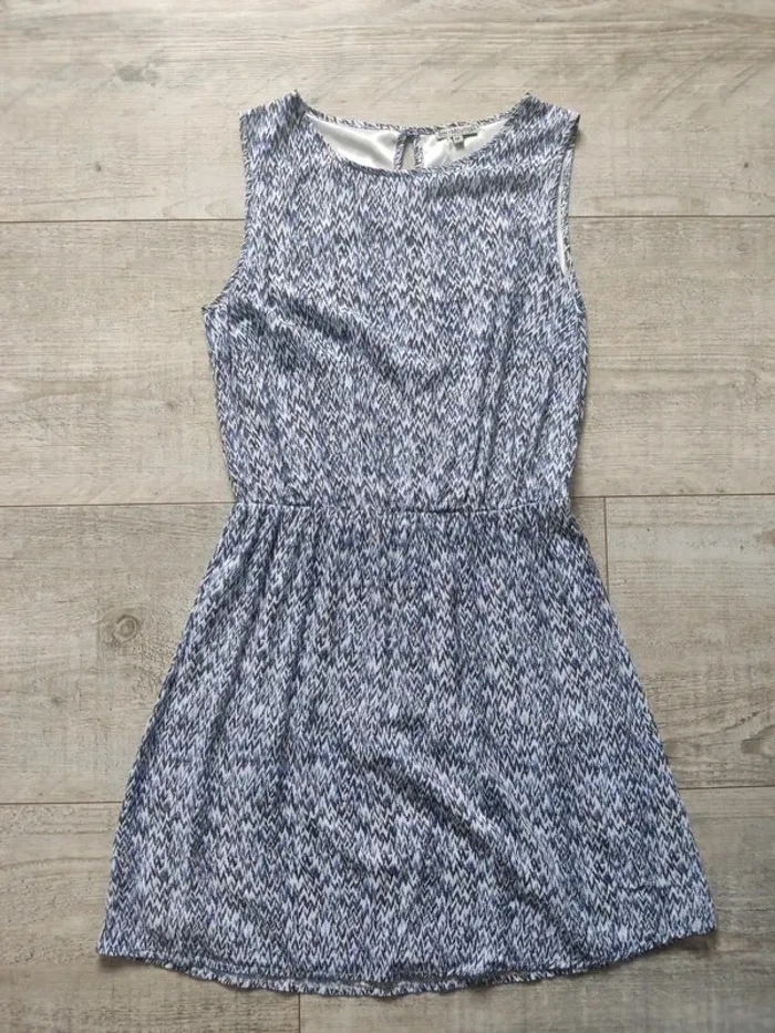 Robe mi-longue sans manches motifs graphiques bleu blanc noir taille M Best Mountain - photo numéro 7