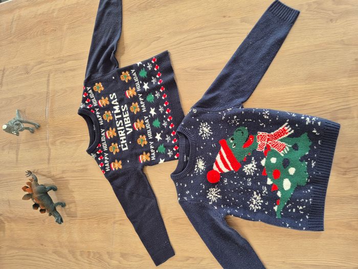 🎄 Lot de 2 pulls de Noël bleu marine Kiabi - 4 ans