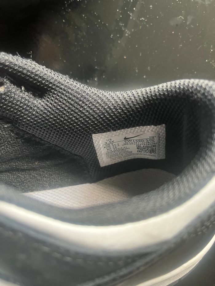 Basket Nike dunk taille 35.5 - photo numéro 4