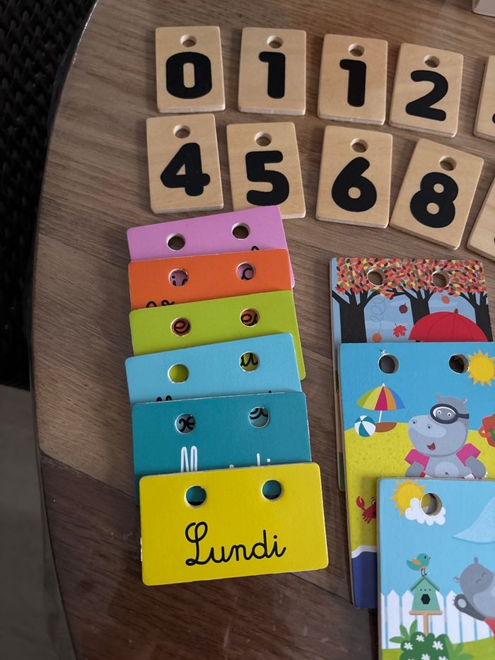 Calendrier en bois pour enfant - photo numéro 2