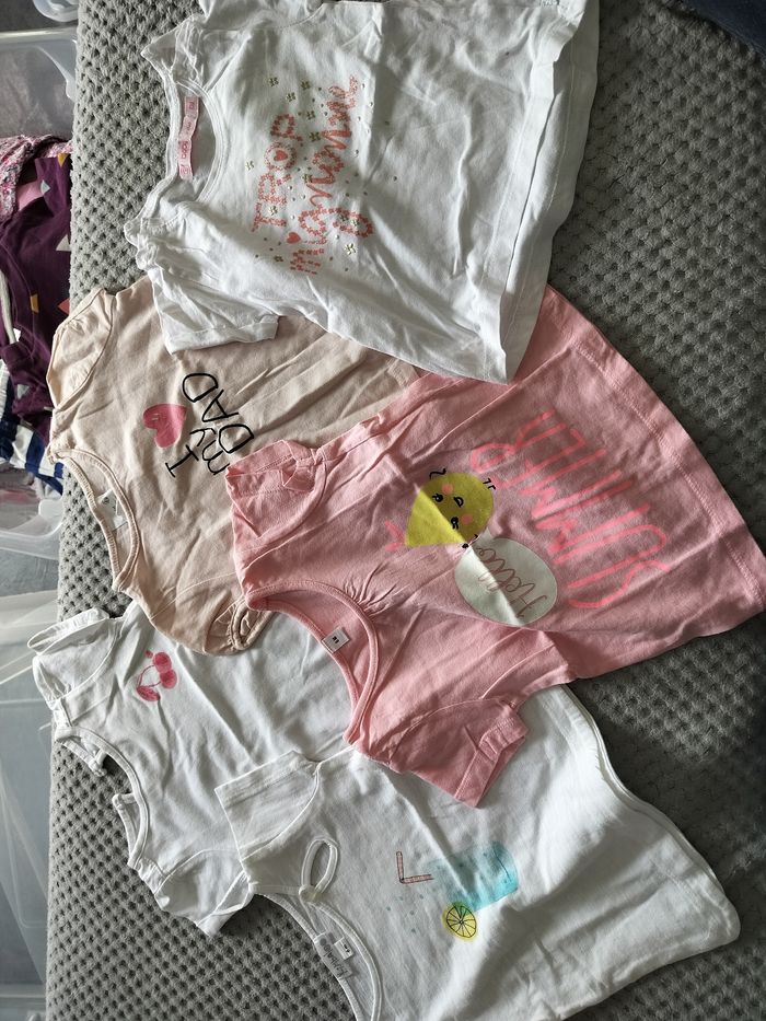 Lot de 5 tee shirt 6 mois très bon état - photo numéro 1