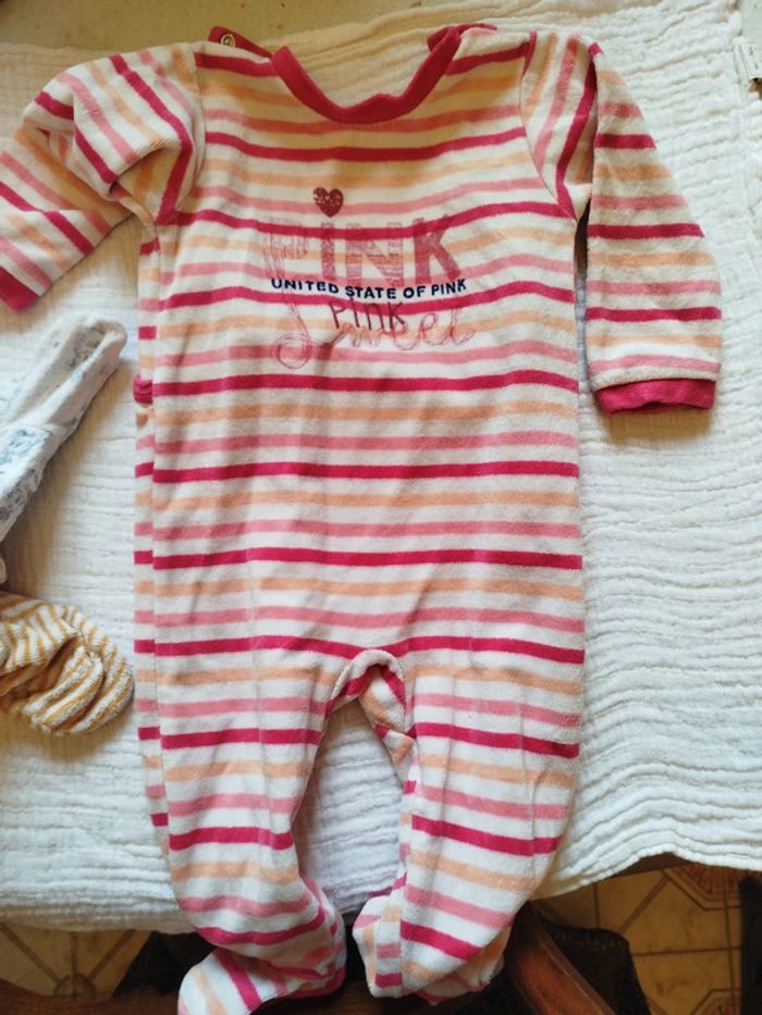 3 Pyjamas - photo numéro 2