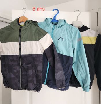 Lot de veste coupe vent 8 ans 