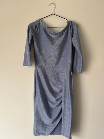👗Robe - bleu argenté avec des paillettes- très bon état