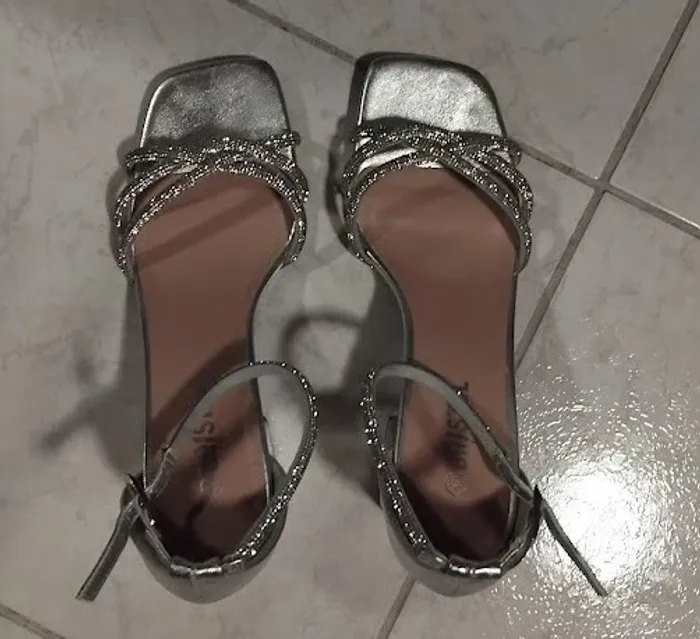 Leuke diamanten sandaaltjes! - photo numéro 2