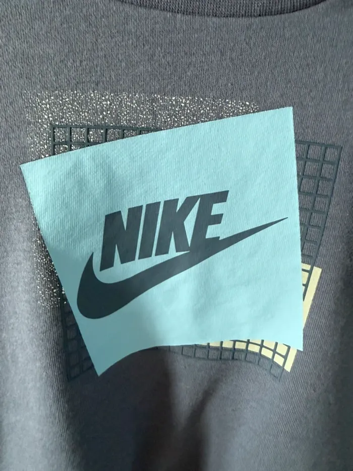 Ensemble survêtement sweat Nike 7 ans neuf - photo numéro 3