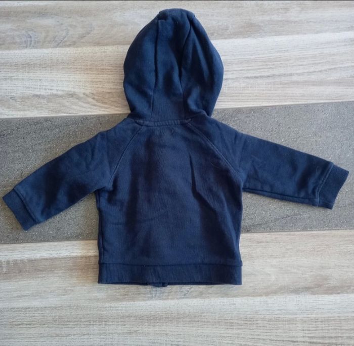 Sweat 9 mois - photo numéro 2