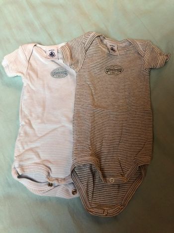 Lot de 2 bodies manches courtes