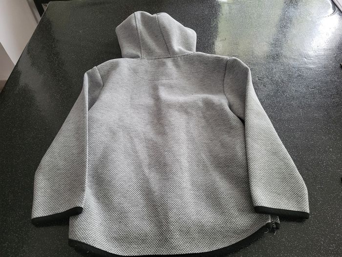 Veste capuche 5/6 ans - photo numéro 3