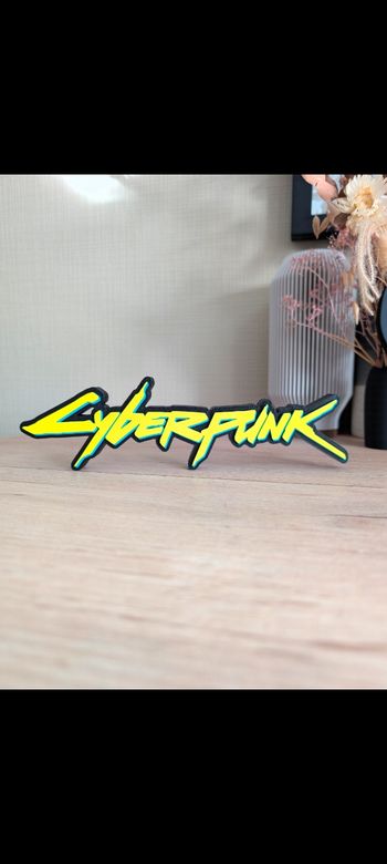 Cyberpunk logo décoratif 24cm Excellent état 