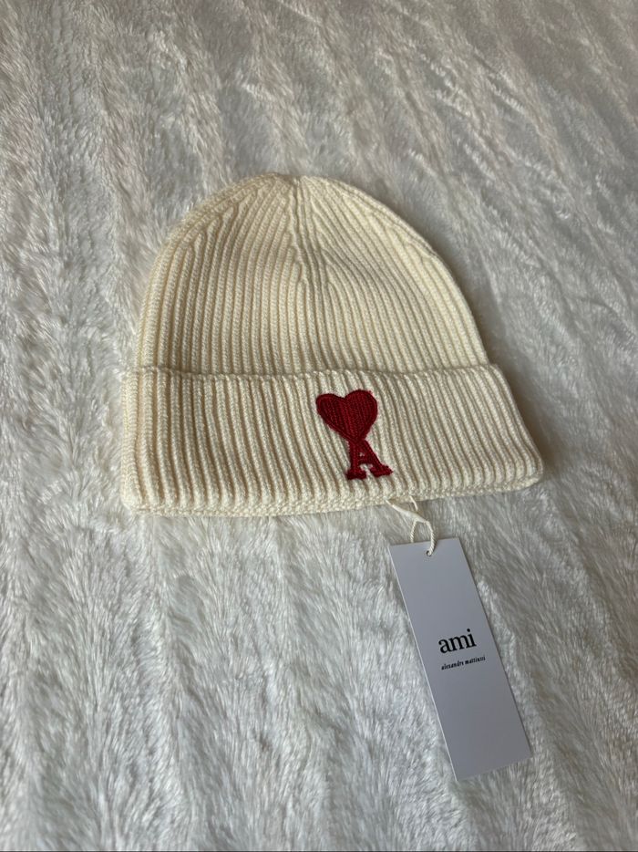 Bonnet Ami Paris écru – logo cœur rouge, neuf avec étiquette - photo numéro 3