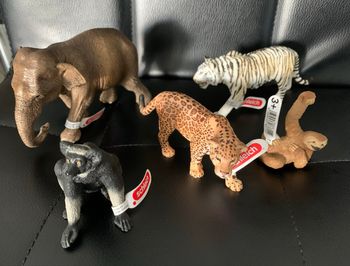 Lot de 5 figurines d’animaux de la jungle « Schleich » neufs