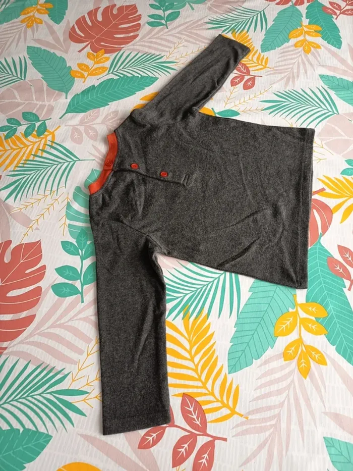 Tee-shirt manches longues garçon 23 mois 2 ans très bon état - photo numéro 2