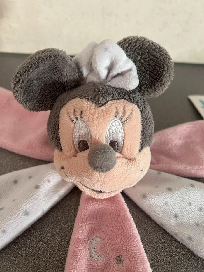 Doudou Minnie pétales rose blanc gris étoiles mouton DISNEY - photo numéro 2
