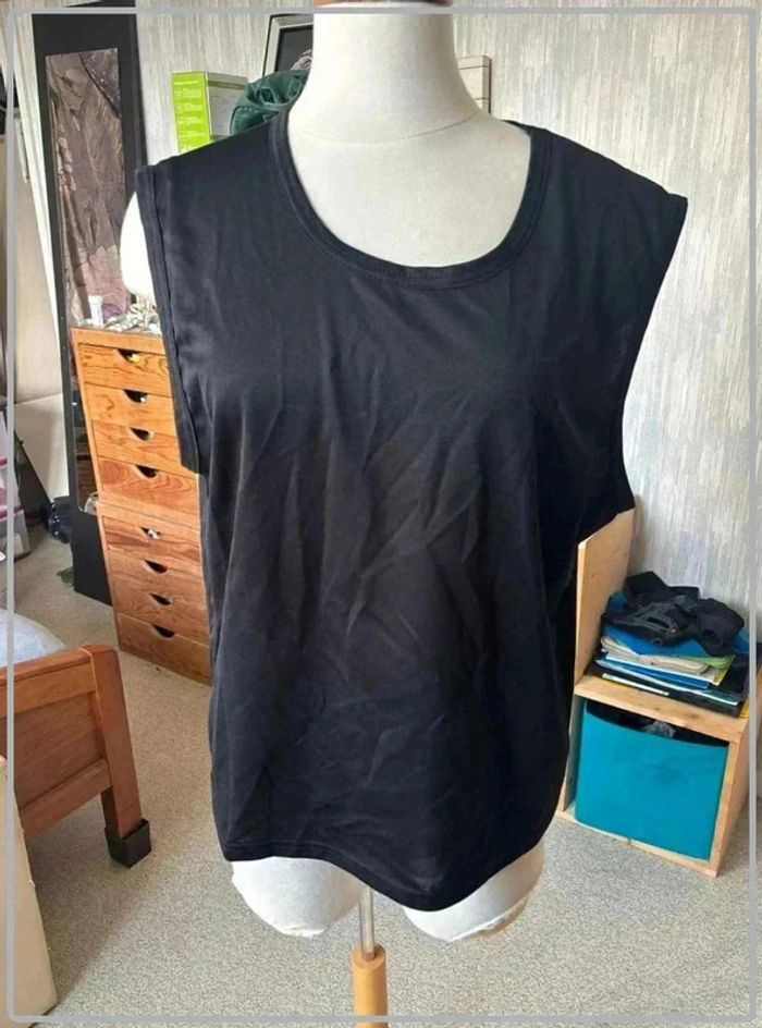 T shirt taille 40/42 - photo numéro 3